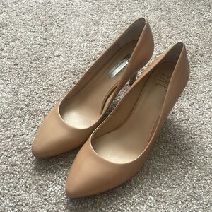 Tan Heels Size 9.5